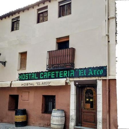 Hostal El Arco Almazán Екстериор снимка